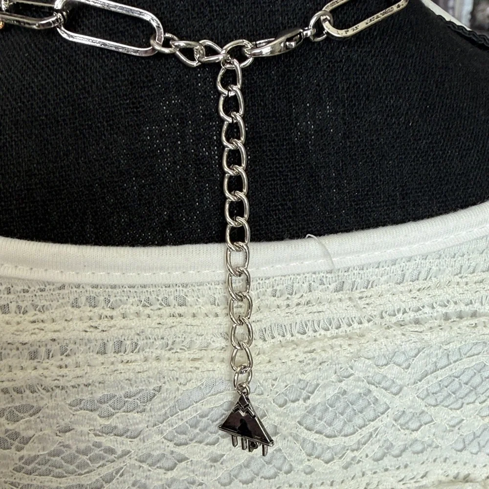 TIPI PRAIRIE MEADOW SILVERTONE NECKLACE